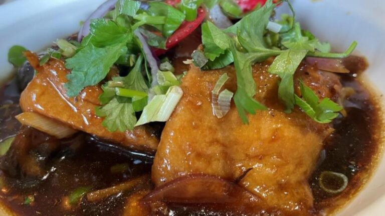 Close-up shot of Ha Noi caramel and banana at Sen Viet Vegan