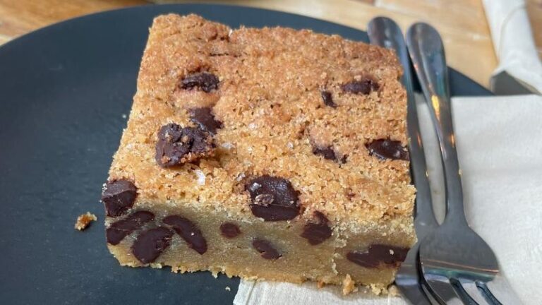 Choc chip blondie at Gaard 2 in Sheffield