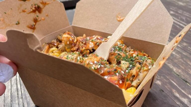 Korean Mac n Cheese takeaway box from Hanks Dirty in Felixstowe
